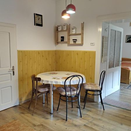 Appartamento Zadora Haus Săcele Esterno foto