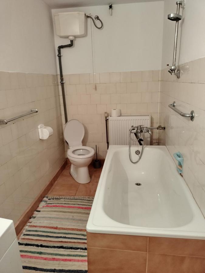 Appartamento Zadora Haus Săcele Esterno foto
