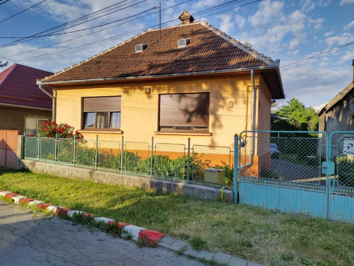 Appartamento Zadora Haus Săcele Esterno foto