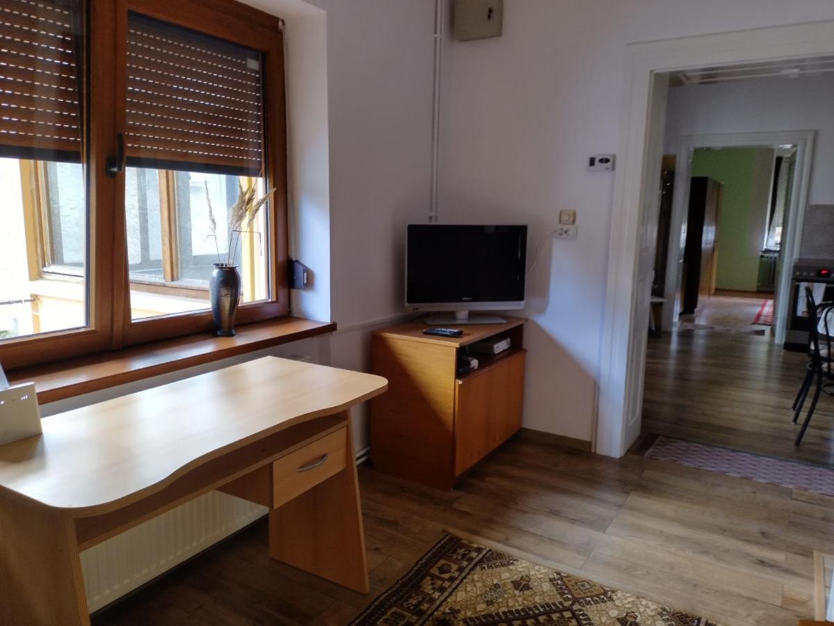 Appartamento Zadora Haus Săcele Esterno foto
