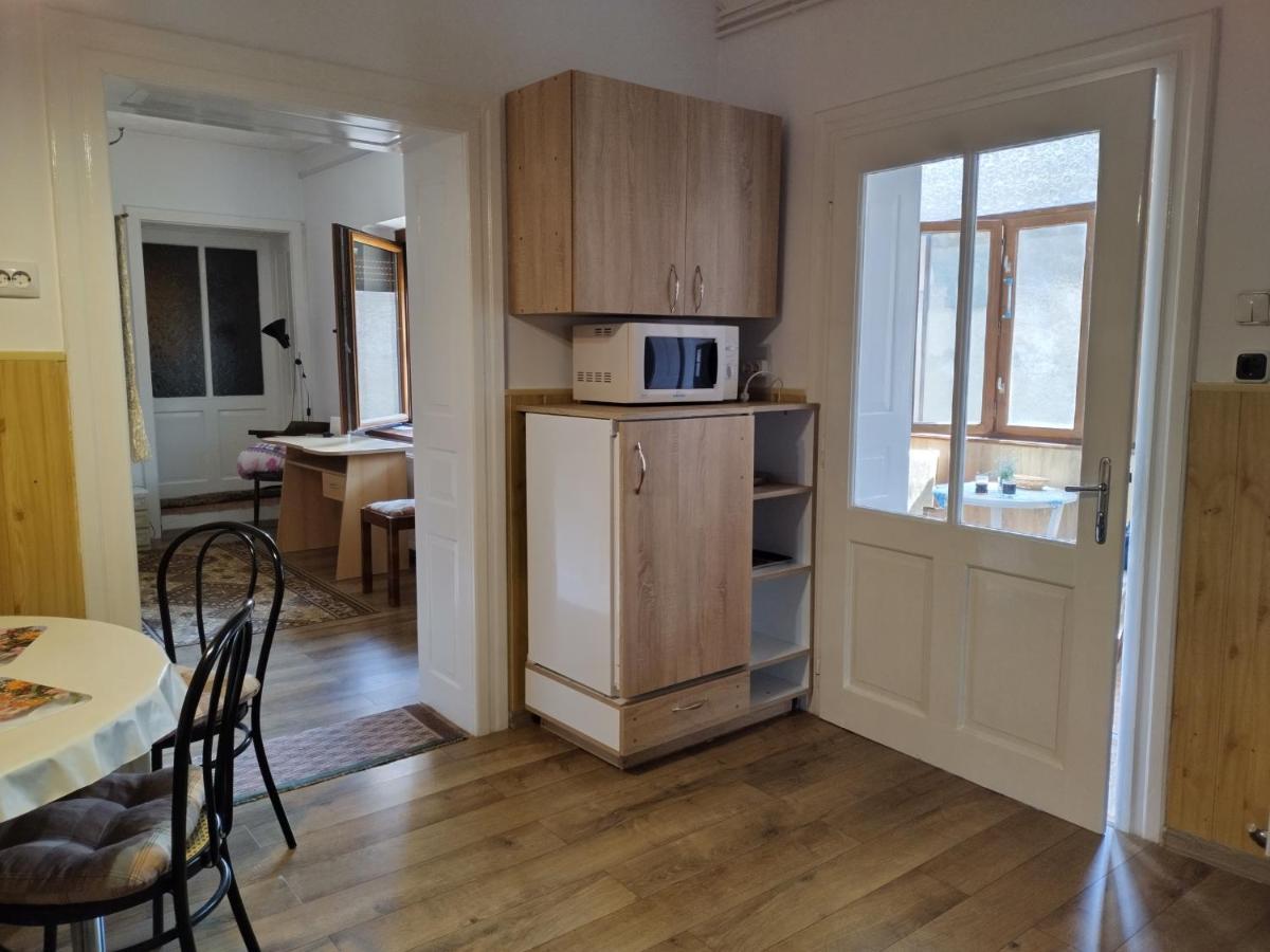 Appartamento Zadora Haus Săcele Esterno foto